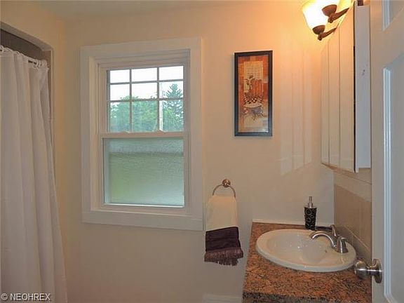 4th image of 1122 Cleveland Heights Blvd