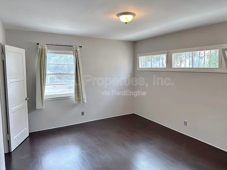 7941 Blackburn Ave — Photo 14