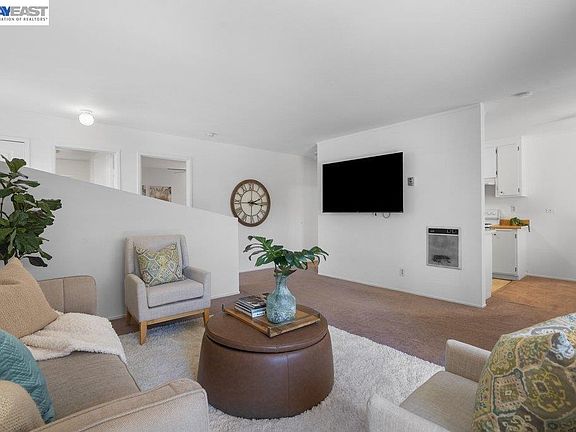 4th image of 8975 Alcosta Blvd APT 132