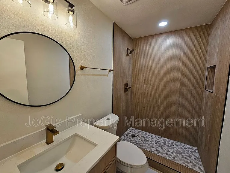 1727 R Ave — Photo 14