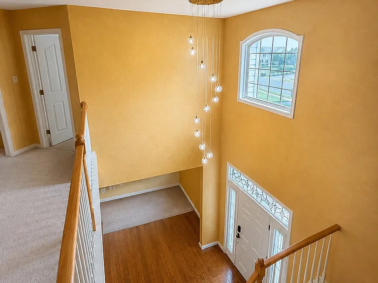 11 Karen Dr — Photo 5