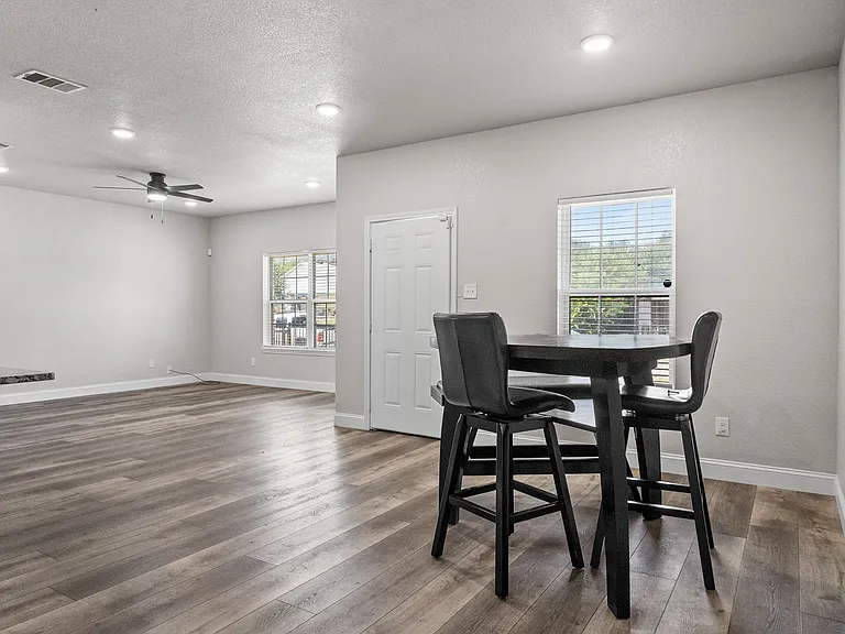 850 E Harvey Ave — Photo 12