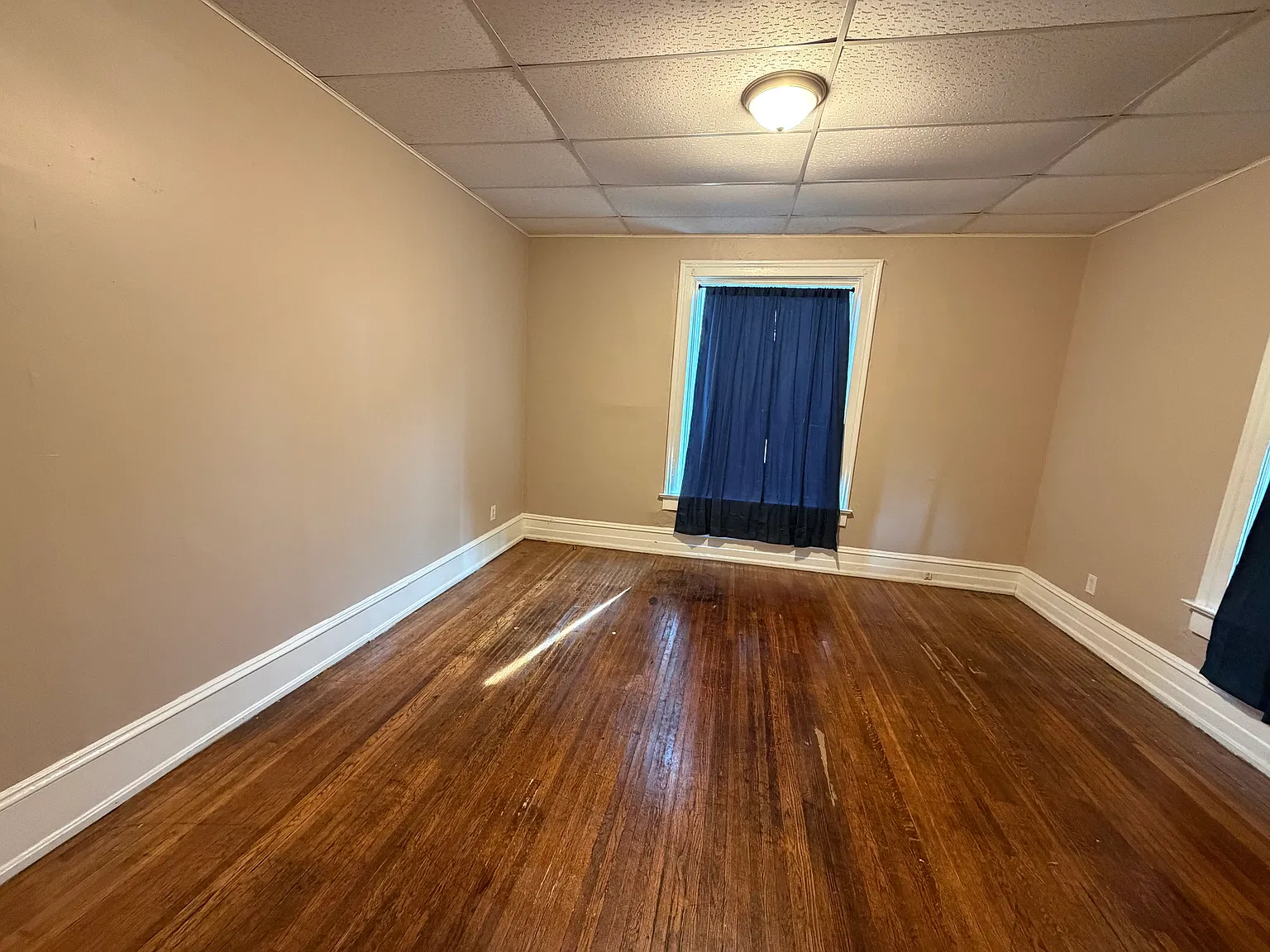 6 bed, 2652 sqft, $1,600 — Photo 4