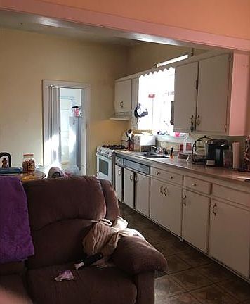 4th image of 2523 Republic St