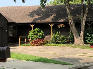 100 Venus Villa, Springfield, IL 62703