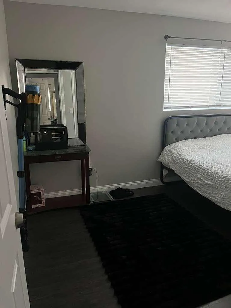 1550 Frebis Ave — Photo 3