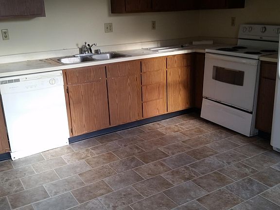 3rd image of 248 Strawberry Ln
