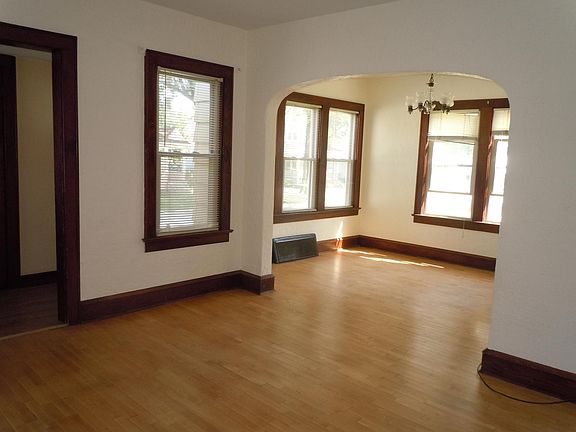 Livingroom to Diningroom