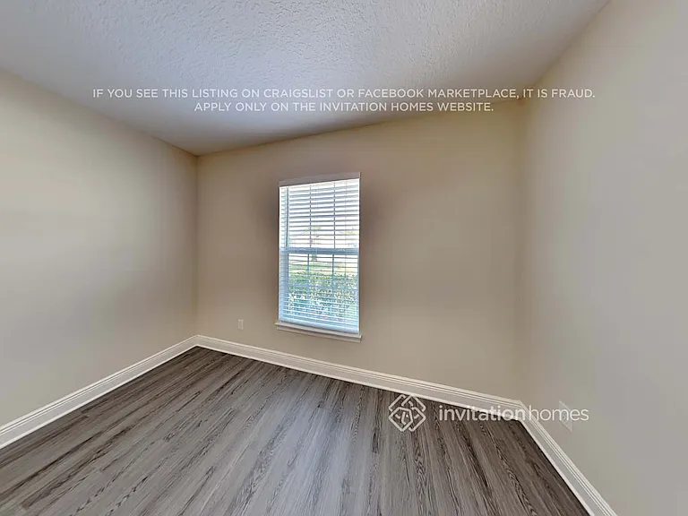 462 NW Riverside Dr — Photo 13