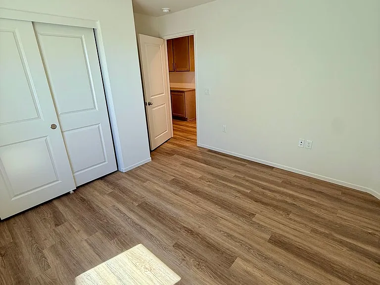 11702 Sebastian Rd — Photo 27