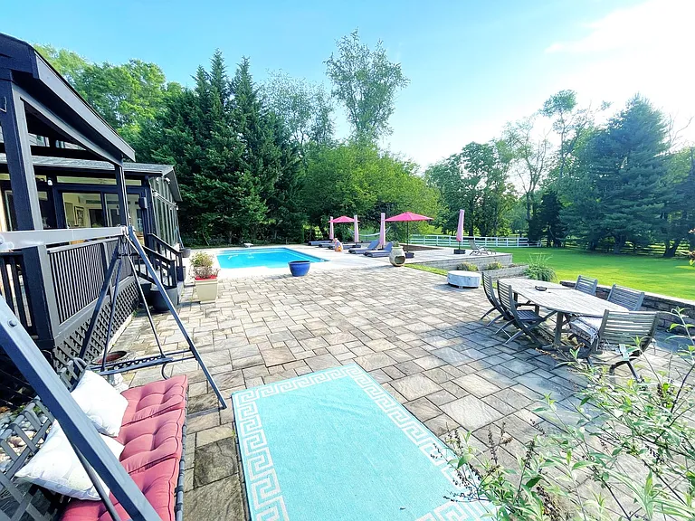 13209 Lantern Hollow Dr — Photo 45