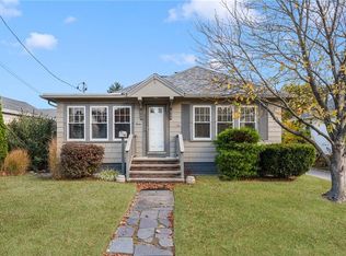 12 Rosewood Ave, Warwick, RI 02888