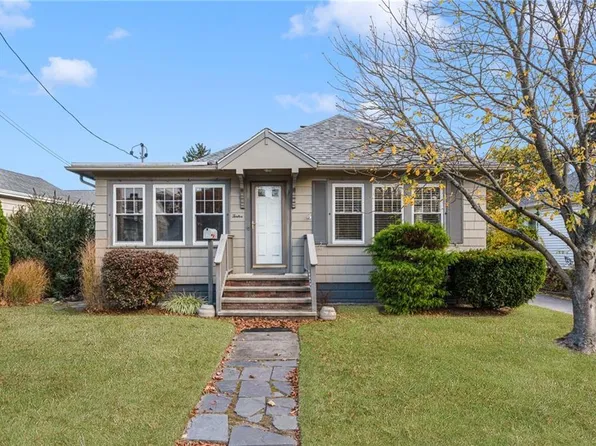 12 Rosewood Ave, Warwick, RI 02888