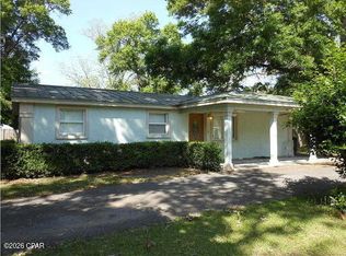 319 Harden Cir, Wewahitchka, FL 32465