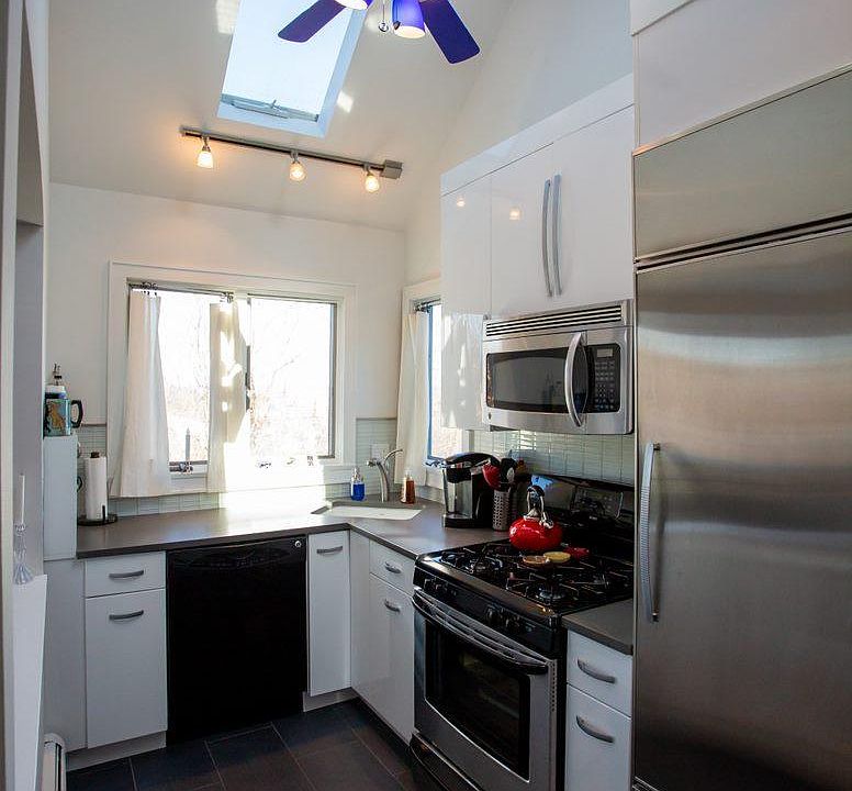 1st image of 32 Dickinson Ave