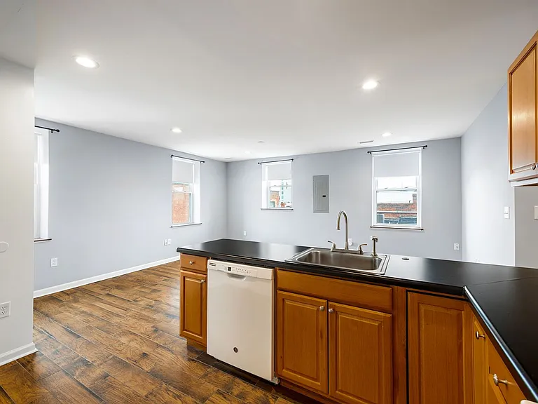 6 N 18th St — Photo 10