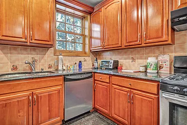 Rented by Avi Nash Associates