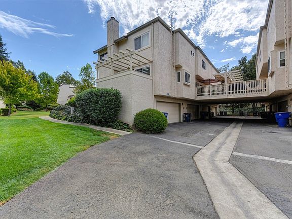 3rd image of 3086 Swallows Nest Dr