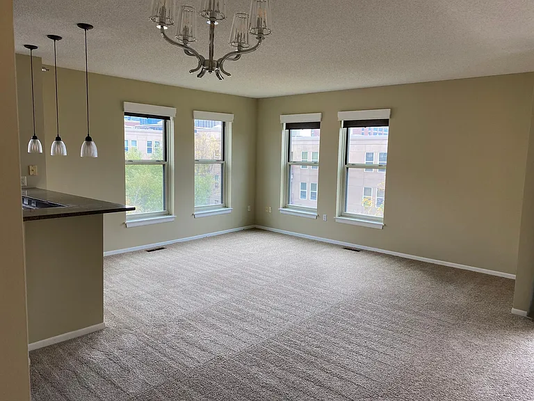 615 1st St N #404 — Photo 3