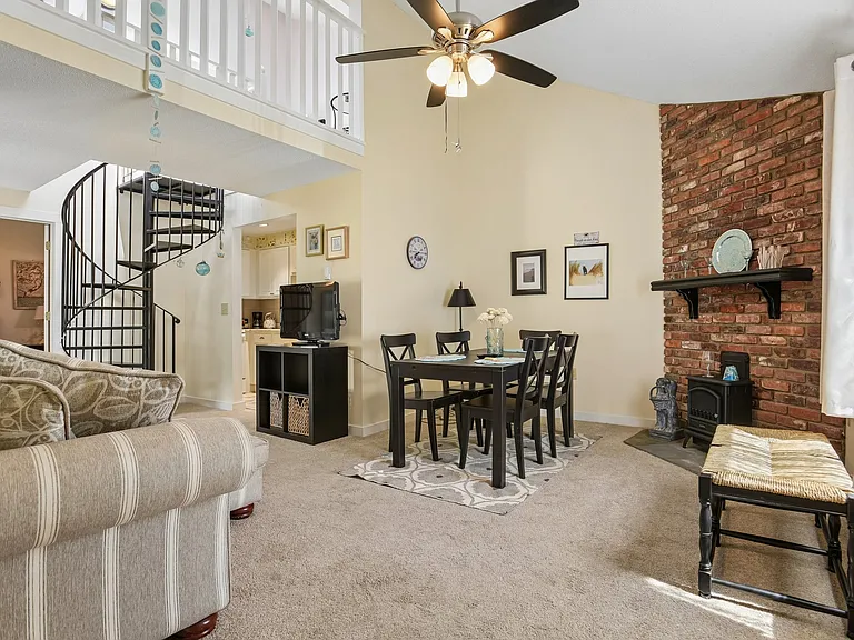42 Quidnet Ct — Photo 11