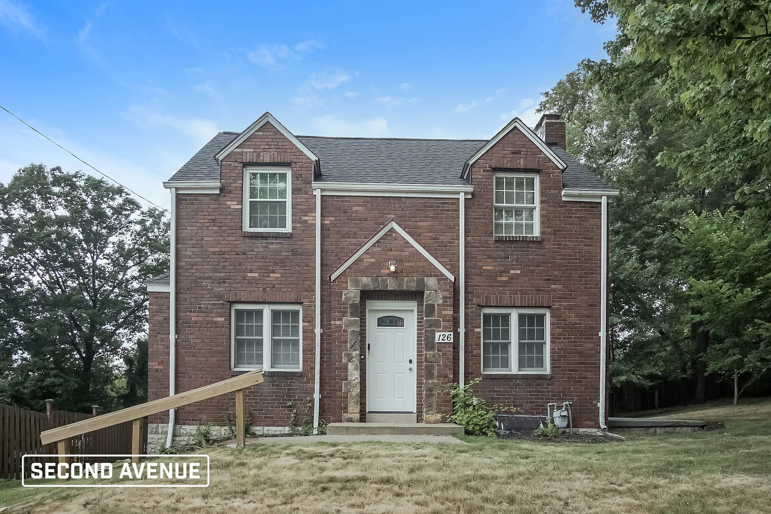 126 Milliken Ave photo 1
