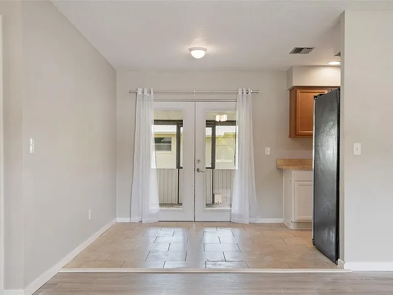 111 Amigos Rd — Photo 7