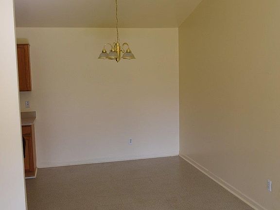 4th image of 4050 Stonebridge Dr #1