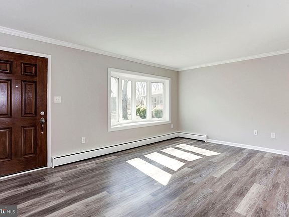 4th image of 13706 Kenslow Ct
