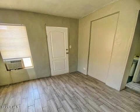 5th image of 908 S Park St