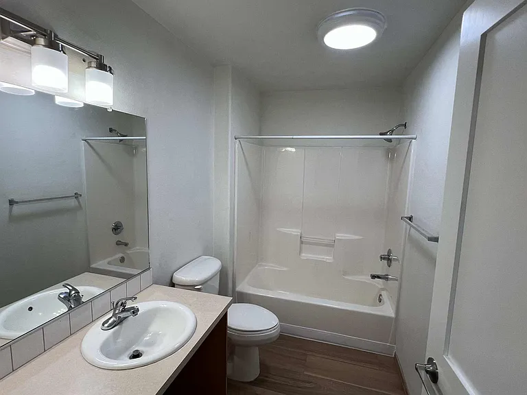 1228 NE 84th Ave #1 — Photo 6