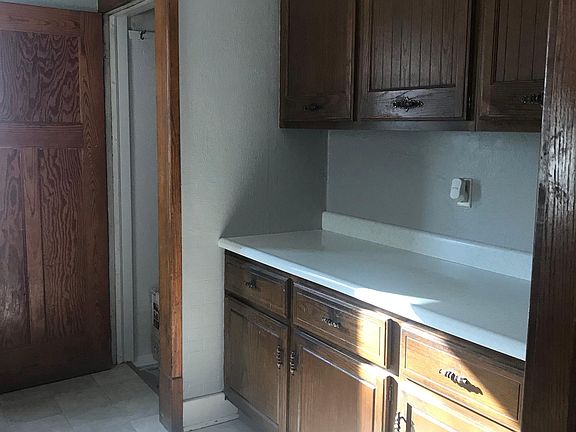 4th image of 4023 Van Buren St