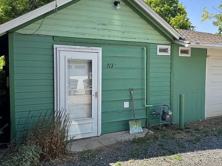 713 1/2 S 6th St — Photo 1