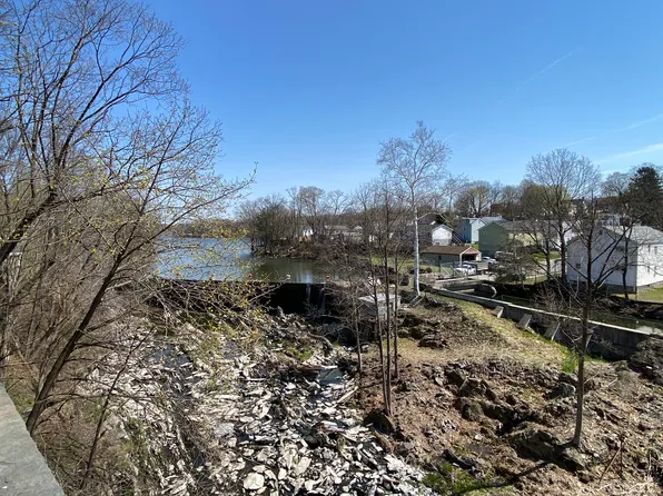 2686 W Main St #2S, Wappingers Falls, NY 12590