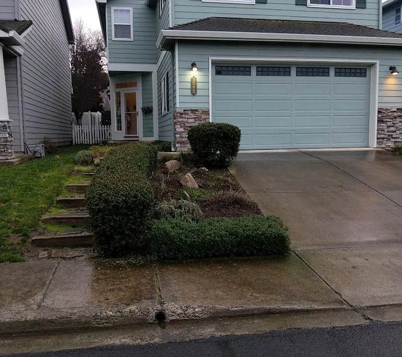 2088 Creek Dr