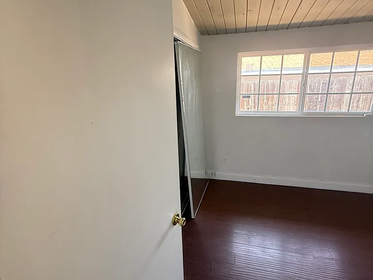 9712 Saint George St — Photo 27