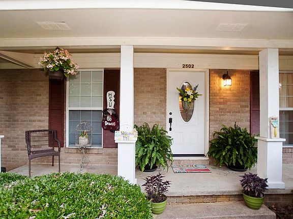 2nd image of 2502 Pin Oak Dr