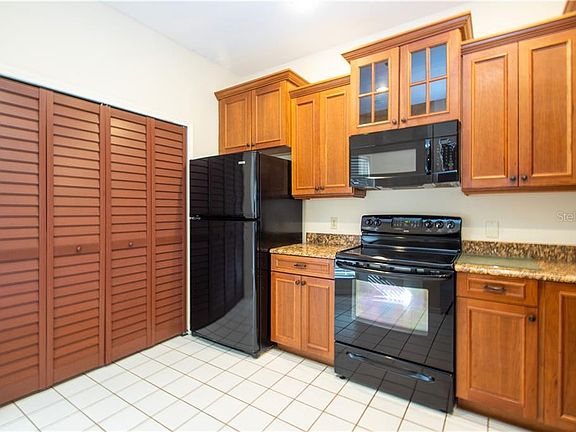 5th image of 443 Hamptoncrest 205 Cir