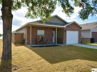 810 S Live Oak St, Lampasas, TX 76550