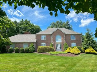 8576 Somerset Dr, Broadview Heights, OH 44147