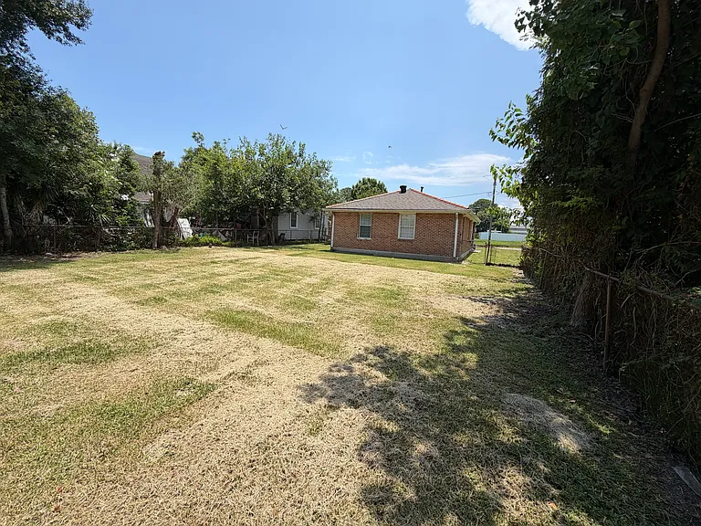 2612 Lyndell Dr — Photo 6