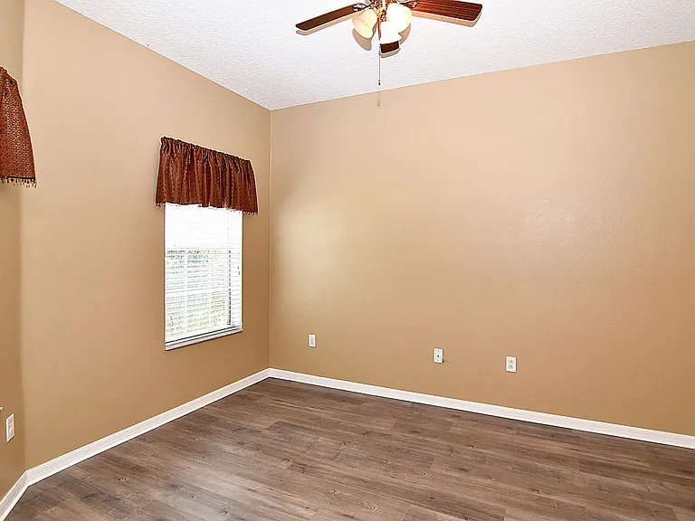 48 Pickering Dr — Photo 18