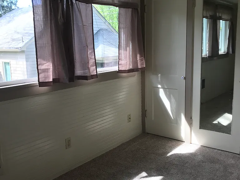 219 SE Baker St #1 — Photo 16
