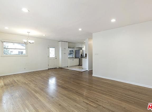 5th image of 12801 Chandler Blvd