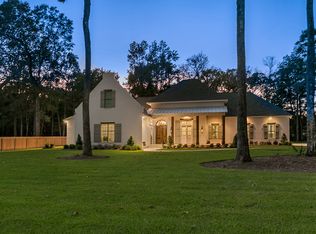 126 Pontchartrain Oaks Dr, Madisonville, LA 70447