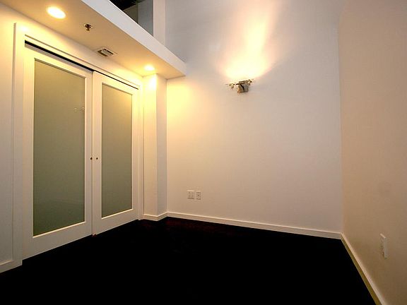 2nd image of 726 Market St #2