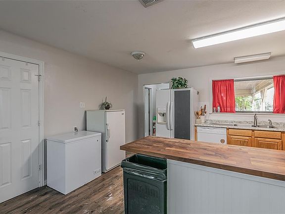 4th image of 1000 Harris Dr