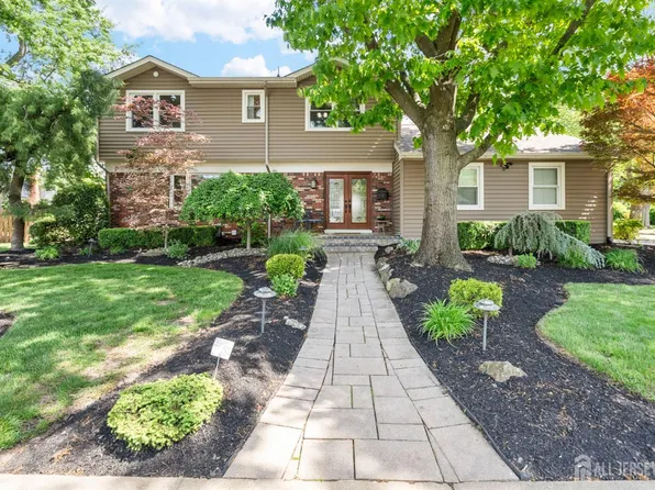 2 Mary Ct, Milltown, NJ 08850