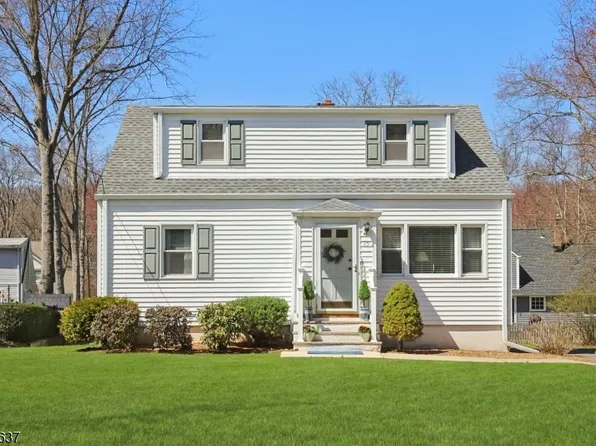 95 Holmes Oval, New Providence Boro, NJ 07974
