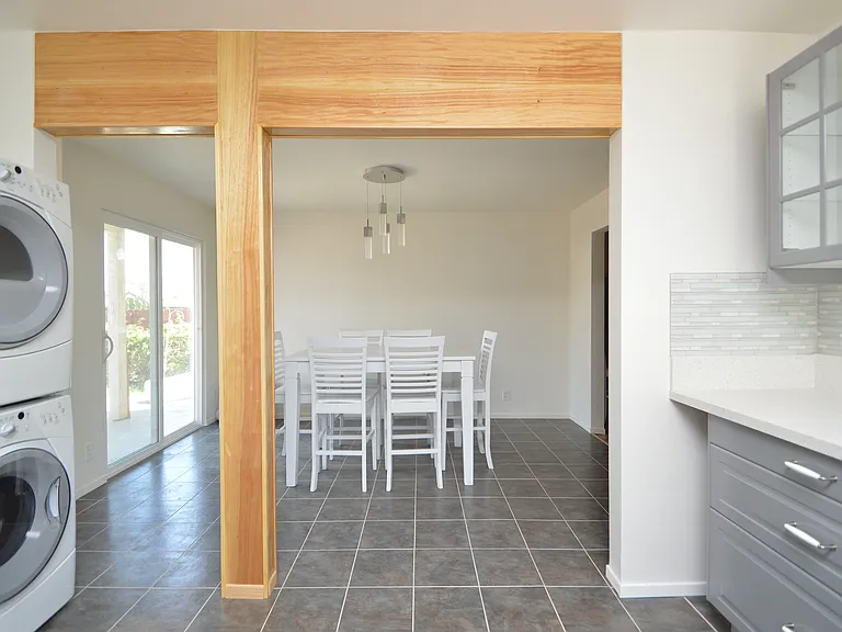 1918B Carmelina Dr — Photo 6
