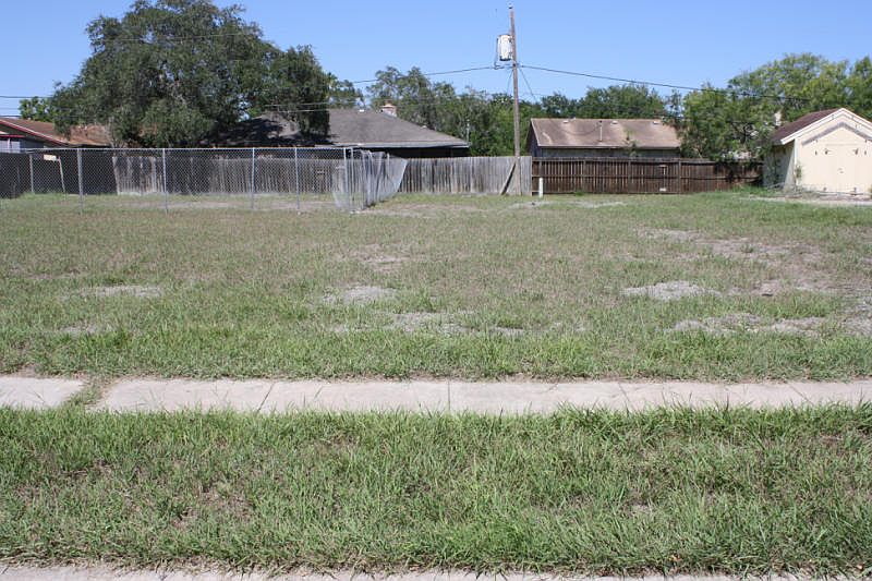 1st image of 4946 Chatfield Dr